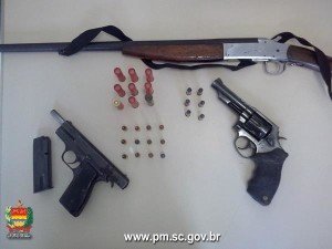 PM PRENDE ASSALTANTES EM ARAQUARI